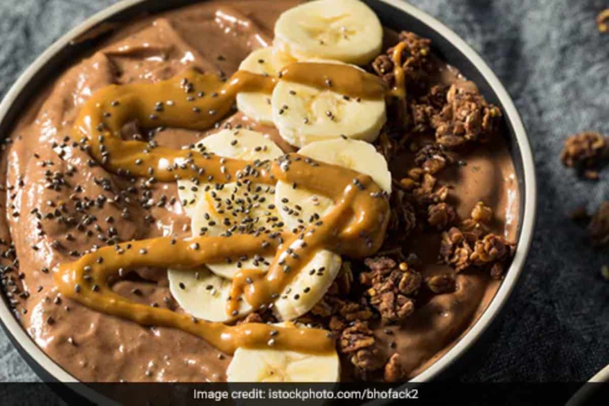 protein-rich-5-minute-choco-peanut-butter-smoothie-bowl-for-a-power-packed-breakfast